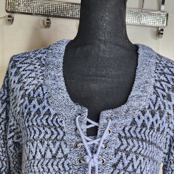 One World Periwinkle Black Mix Pattern 3/4 Sleeve Poly Lace Up Front Top Size S - Picture 6 of 16